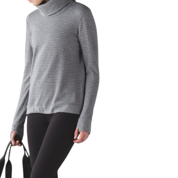 Lululemon Reversible Double up Heather grey sweater - Picture 3 of 11